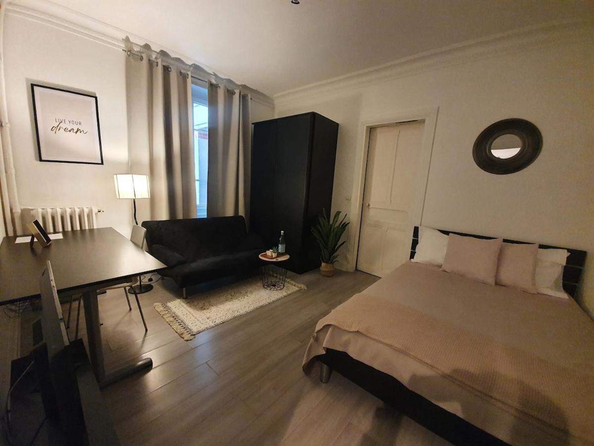 Modern&cozy 2 Minutes From Porte D'orléans Parigi